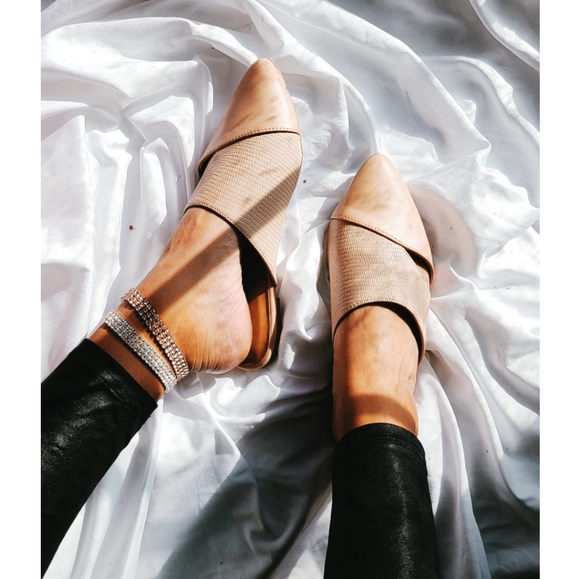 🚨Fall Essentials//Nude mule Flat - Picture 3 of 3